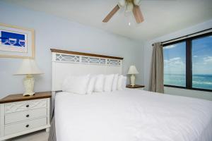 Island Winds West 679