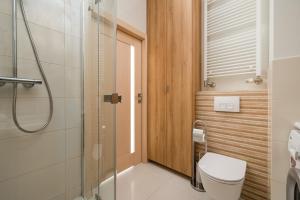 Kłobucka Comfortable Apartment by BookingHost