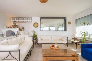 Charming 2 Bedroom Apartment in Sidi Bou Said with Ocean Views