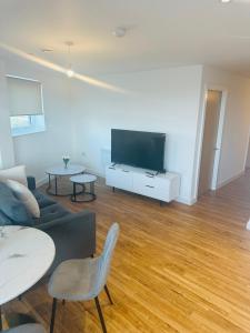 Water Front Luxury Suites With Gym & Cinema, Manchester