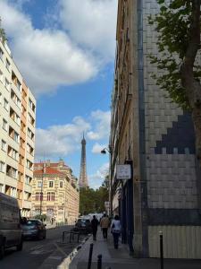 Live like a local Cosy and calm 37sqm parisian style