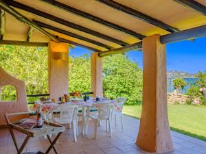 Sardinia Family Villas - Villa Ilda with direct access to the sea