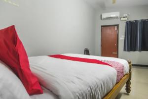 Hotel O Dhanas Residency