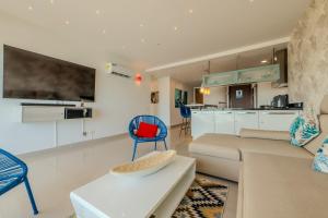Luxury Ocean View Retreat Pool Jacuzzi & Beach