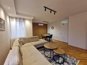 Niko-Max Apartment
