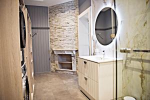 Studio One Art Deco Escape - 5mins to Geelong CBD