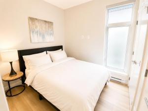 Charming Sidney 1BR Near Waterfront & Downtown