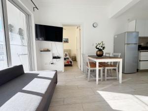 Sunny Garden Apartment