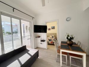 Sunny Garden Apartment