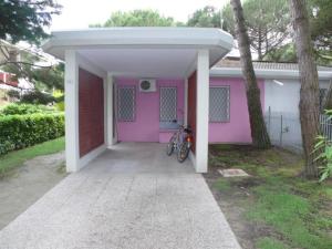 Holiday home with parking and garden in Bibione