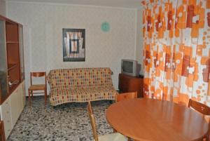 Ideal getaway flat for six with parking
