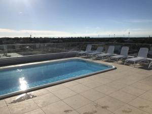 Sunny vacation home with private terraces