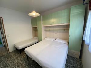 Ground floor apartment near beach