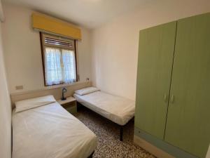 Ground floor apartment near beach