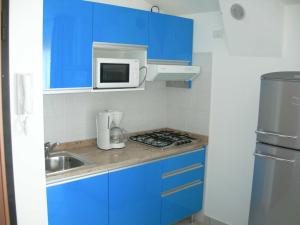 Comfortable flat 80m from the sea