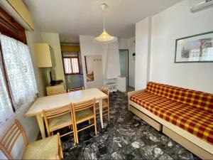 Apartment 150m from the sea
