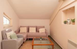 Lovely Apartment In Dramalj With Wifi