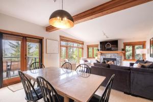 Taluswood Ridge 4 by Outpost Whistler