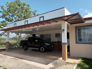 House with Private Pool in Playa Bejuco