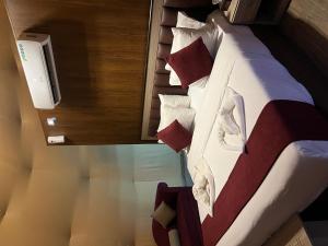 Rivan Luxury Campelegant comfort meets the timeless beauty of the mountai
