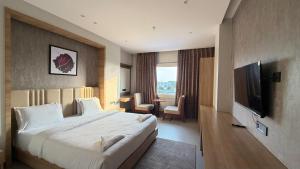 Hotel skyline by RK