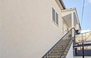 Amazing Apartment In Sibenik With Wifi