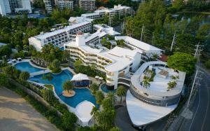 Holiday Inn Resort Phuket Karon Beach by IHG