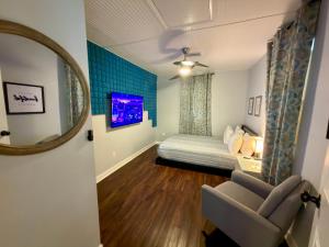 Cozy 1BR Just 2 Miles from LEGOLAND