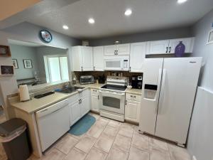 Cozy 1BR Just 2 Miles from LEGOLAND