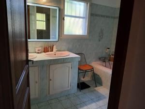 Lorgues, villa 6 pers, piscine, centre 10 a pied