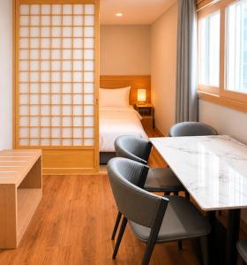 Hotel Moon