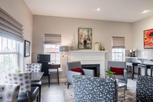 Amsterdam Inn & Suites, an Ascend Collection Hotel