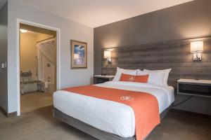 Amsterdam Inn & Suites, an Ascend Collection Hotel