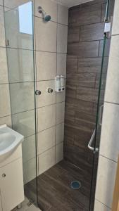 Your Perfect Rest Apartment with Pool and AC