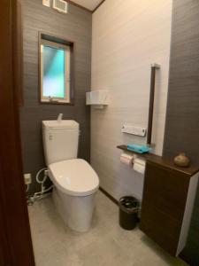 Villa West Hills, Japanese-Style Villa with a Garden, Up to 8 Guests, Parking Free, BBQ Available