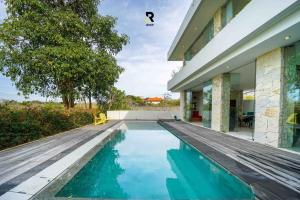 NEW, Modern 1BR with Pool-Kitchen-Workspace-100Mb