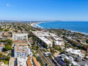 Walk to Water & Shops Ocean Views Villa