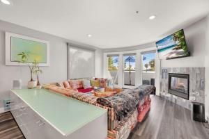 Walk to Water & Shops Ocean Views Villa