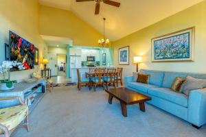 Grand Champions #50, Great Location Near Pool and Hot Tub, AC Throughout