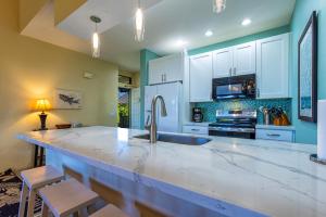 Grand Champions #50, Great Location Near Pool and Hot Tub, AC Throughout