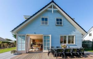 5 Bedroom Gorgeous Home In Noordwijk