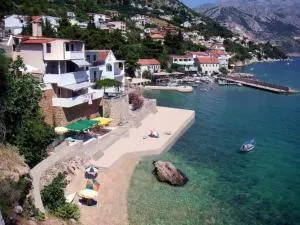 Apartments Nena - بيساك