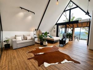 Private Luxury A-Frame with Jacuzzi & Mountain View