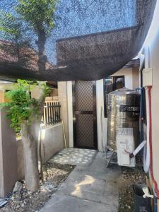 newtown near, 3 rooms, 2-story house, entire house, plain, fast internet, opposite LG Garden