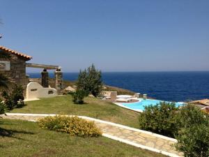 Toxotis Villas Ikaria Greece