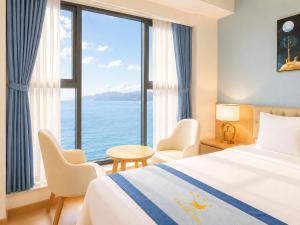 Canary Gold Hotel Quy Nhơn - Beachfront - Iconic Location