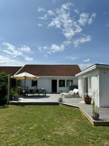 Summer House With Guest House In Byxelkrok