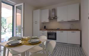 2 Bedroom Stunning Home In Castellabate