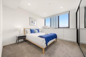 Stylish 2BR with City Views in Kogarah
