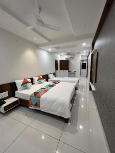 planet motel